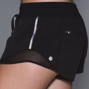 Lululemon Hotty hot short mesh sides